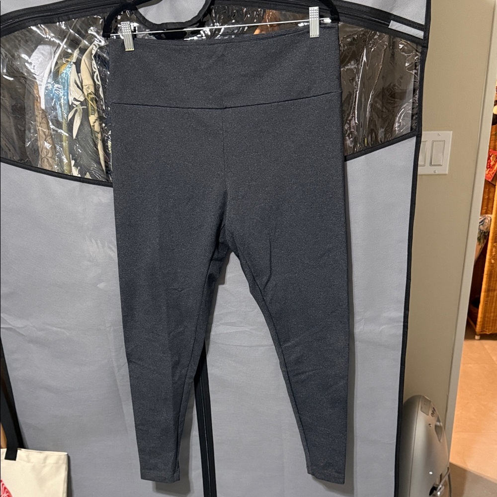 Willow & Clay Dark Gray Leggings